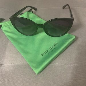 Kate Spade Samantha sunglasses, new never worn with dust bag